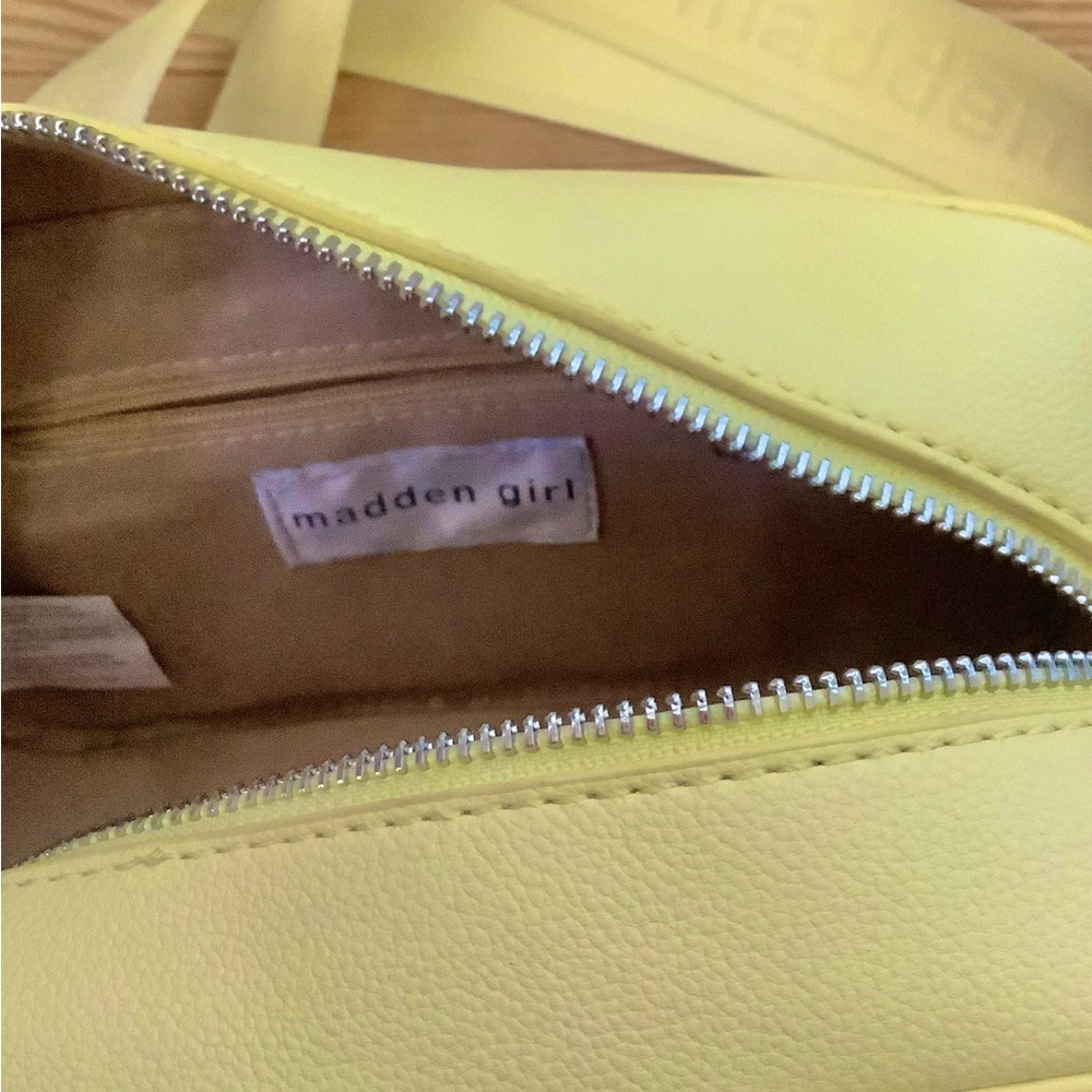 NWT Madden Girl cross body handbag. - Picture 7 of 9